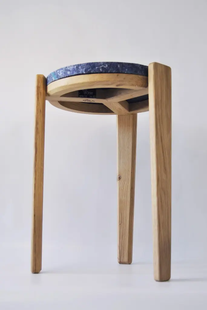 mobilier-design-ecologique-recycle-artisanal- vue-dessous.webp
